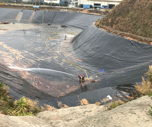 古县废水池清理